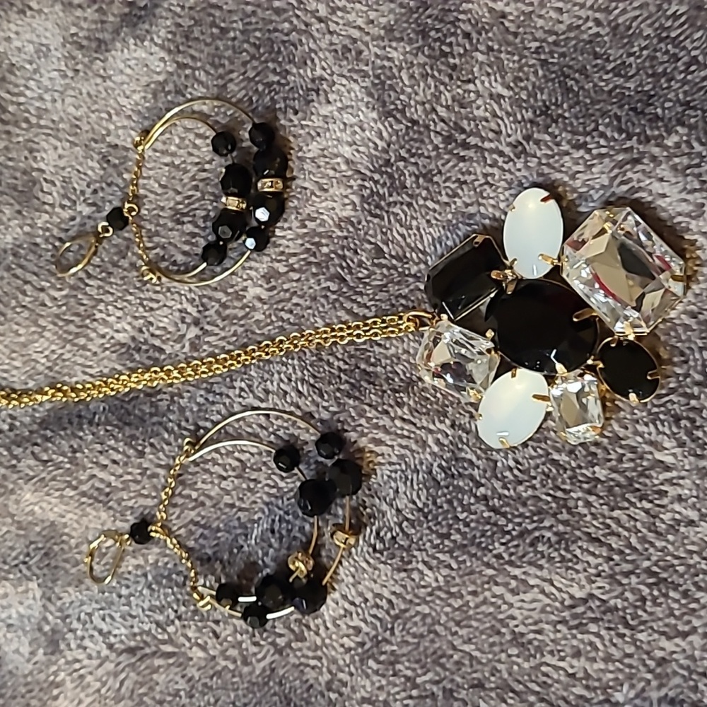 AVON Faux stones long Goldtone Necklace  with new earrings